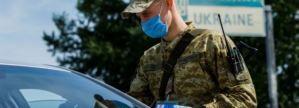 В Україні пропонують розширити список категорій чоловіків, яким можна виїжджати за кордон