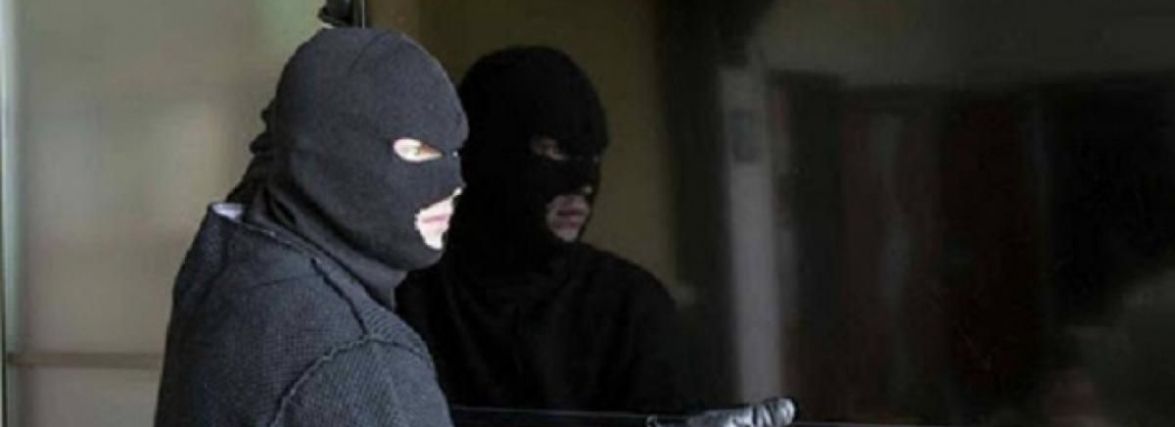 Чоловік представився поліцейським та пограбував помешкання