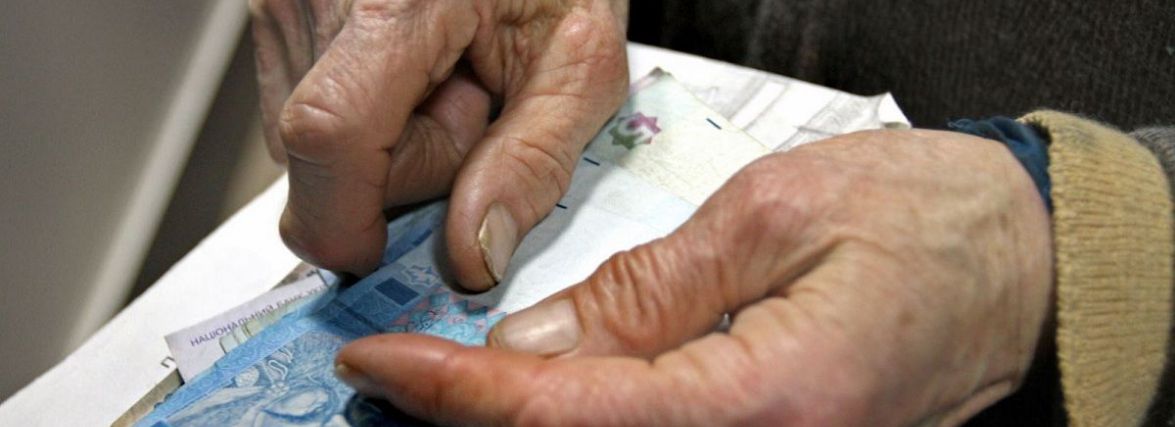 Як обчислити страховий стаж для пенсії: чи дорахують службу в армії, декрет та тимчасове безробіття