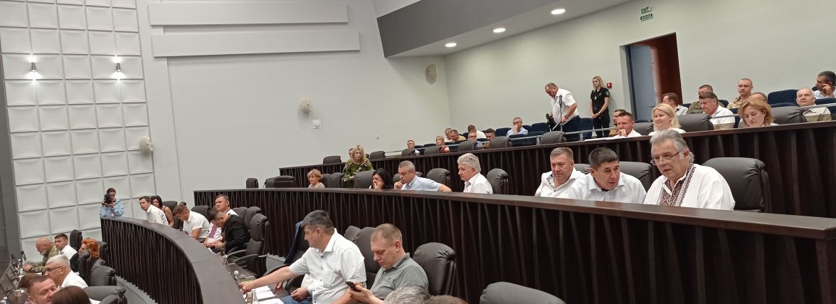 Депутати облради одноголосно просять заборонити діяльність церков московського патріархату