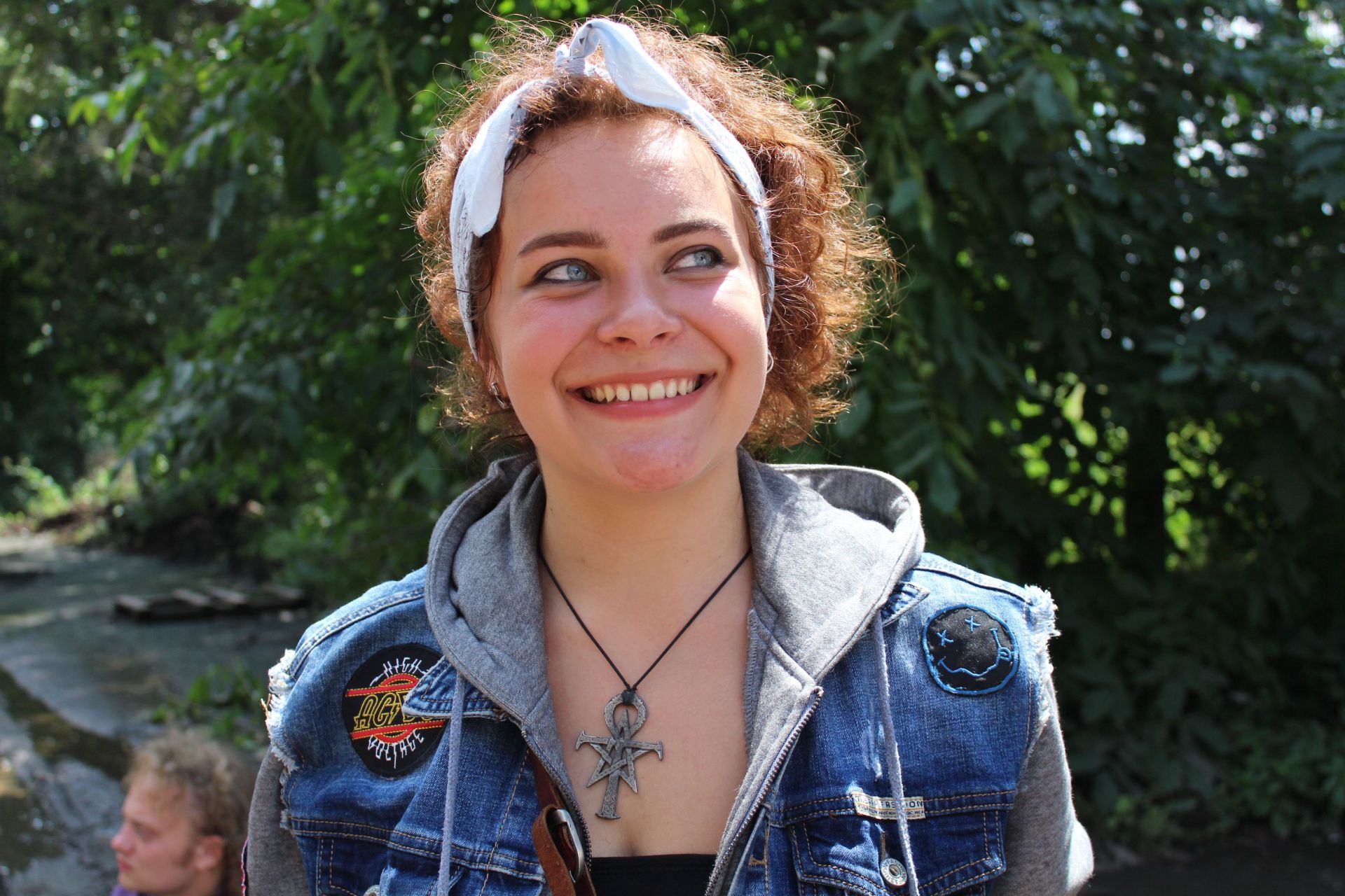 Софія Борецька з Кам’янець-Подільського на фестивалі очікує побачити усіх своїх знайомих та познайомитись з цікавими людьми. У фестивалі для неї головне - свобода. Дівчина розповідає, що вона робила чимало божевільних вчинків, так як любить фестивалити весело. Каже, що вона навіть часто “слемиться” з хлопцями.