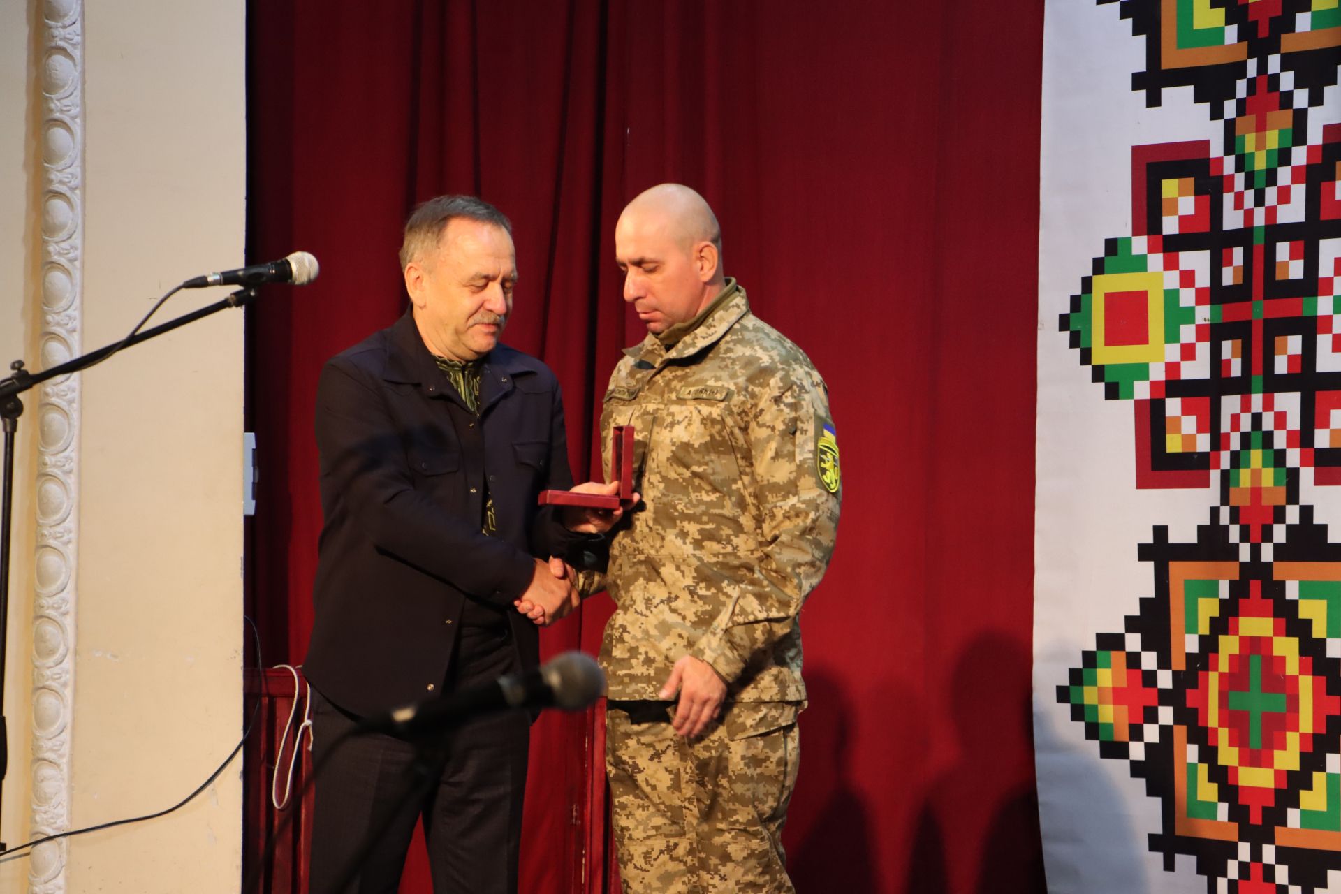 У Тернополі відзначили День захисників і захисниць: вшанували Героїв та нагородили воїнів