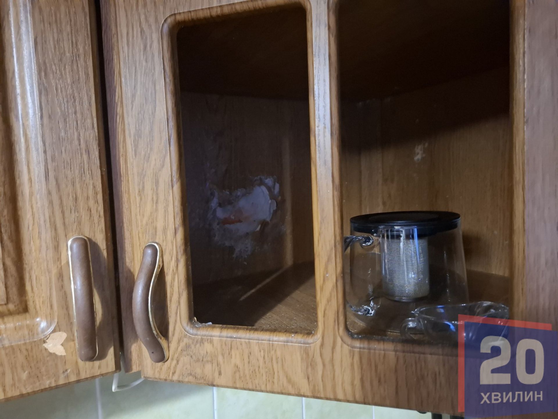 «Бруківку поруч з домом кладуть, а ми мерзнемо»: будинок на Стуса, 10 досі без вікон