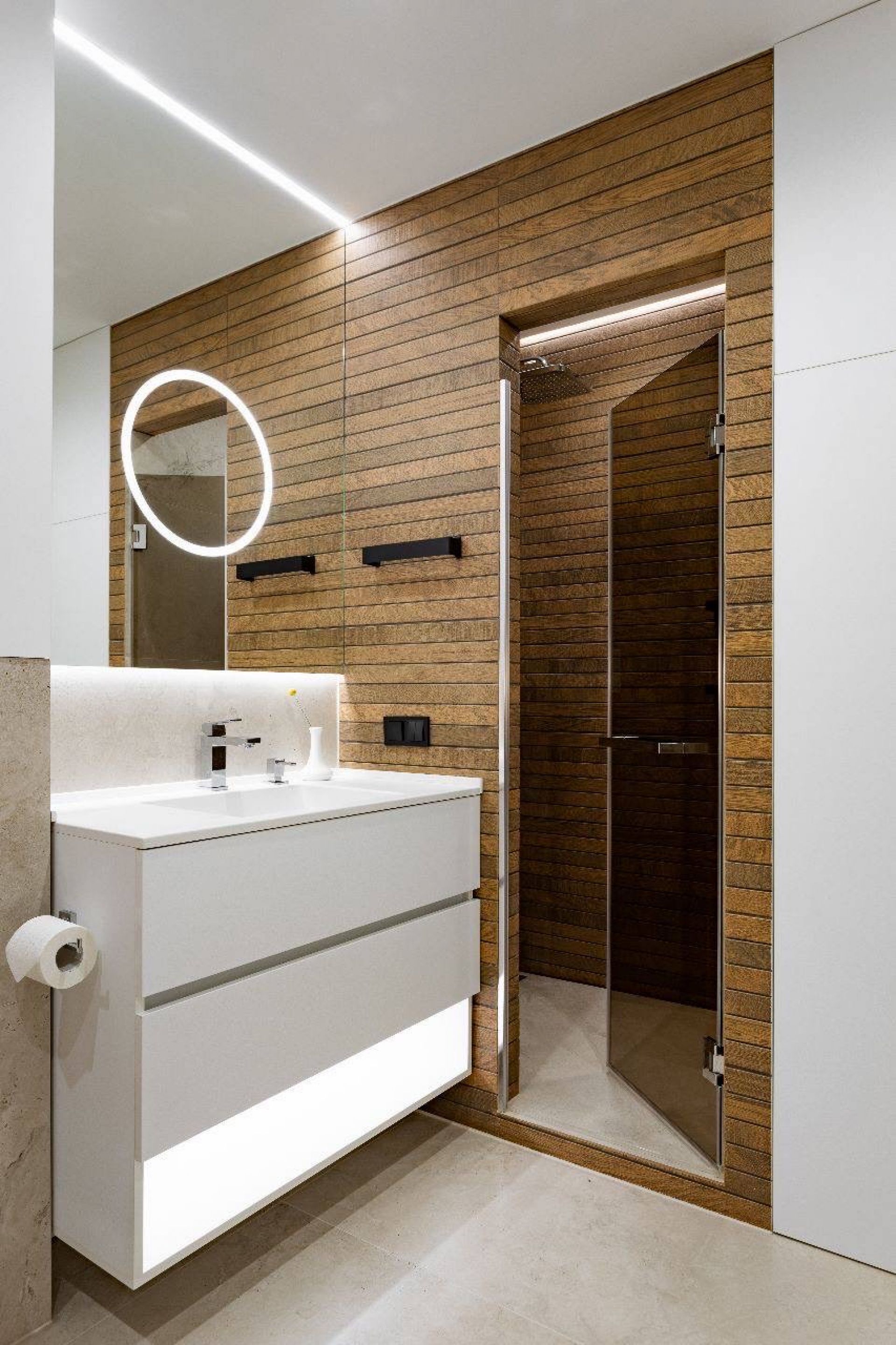 3 кім.кв. ЖК “Енергія”
93 м2, меблі техніка,диз.ремонт, тераса, парковка. 155000у.о.