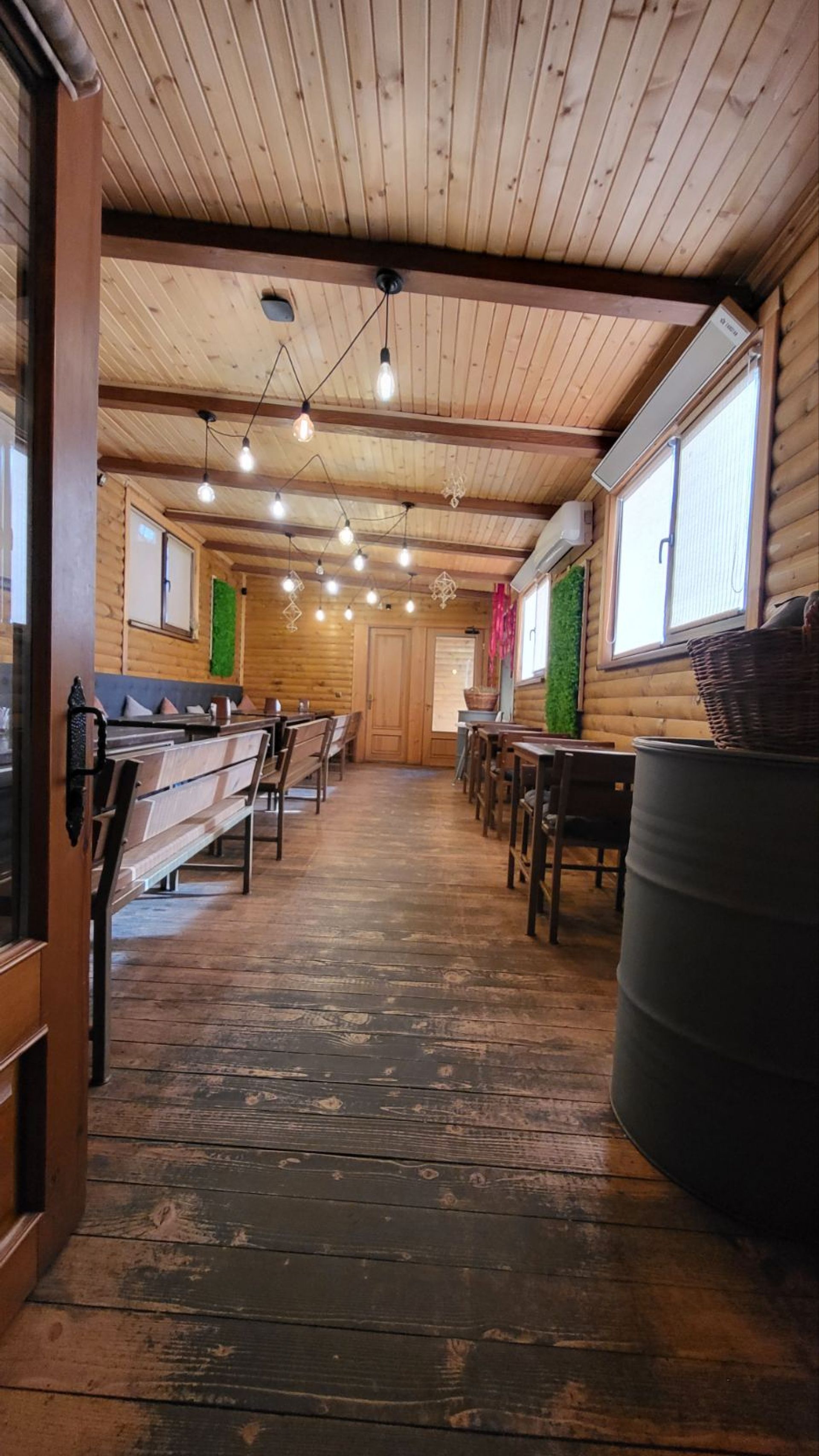 Продаж комерційного приміщення площа 98 м²,  вул. Шпитальна,4