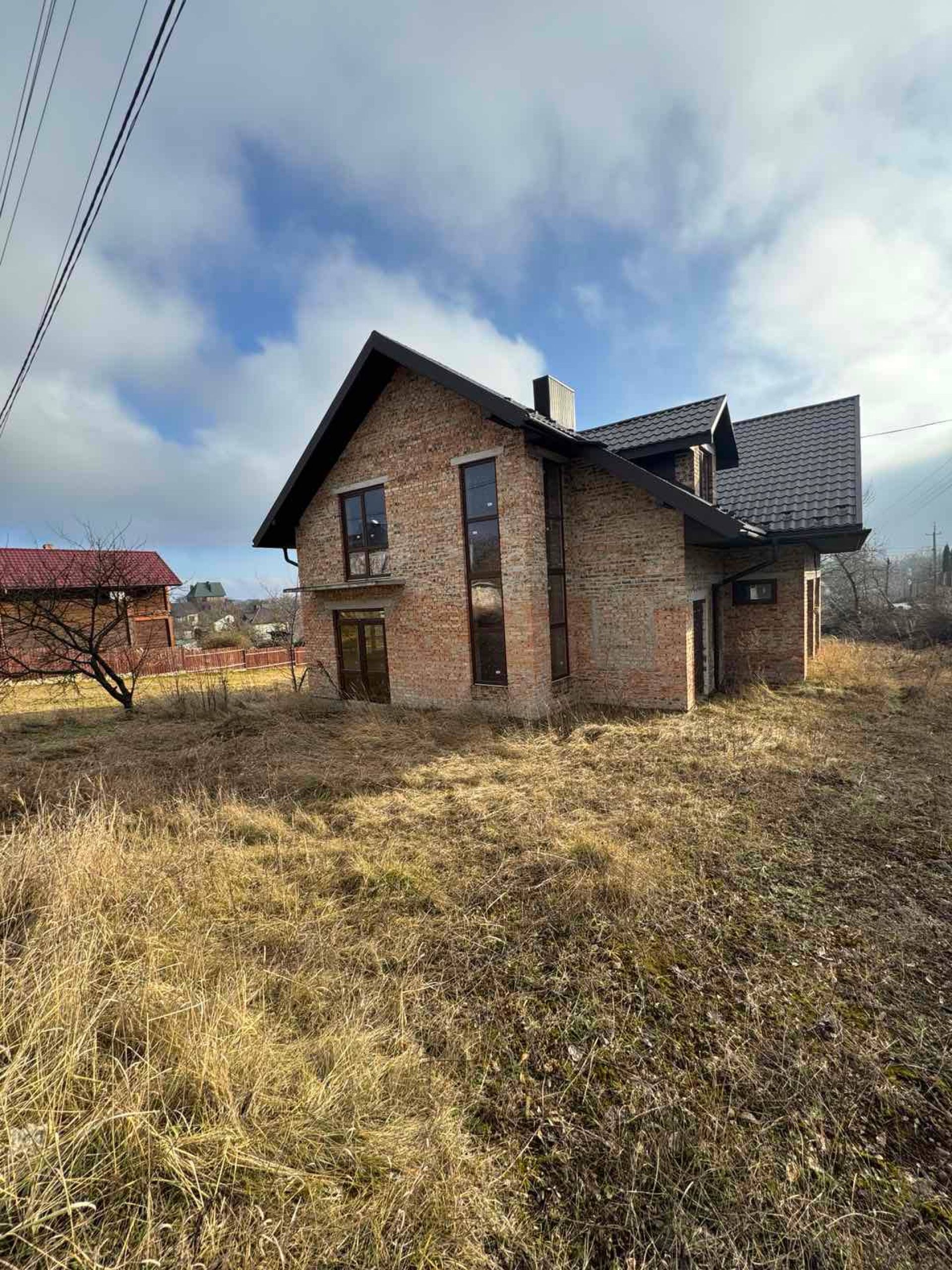 Перші Львівські Дачі
120 м2 , 3 сотки 
40 000$