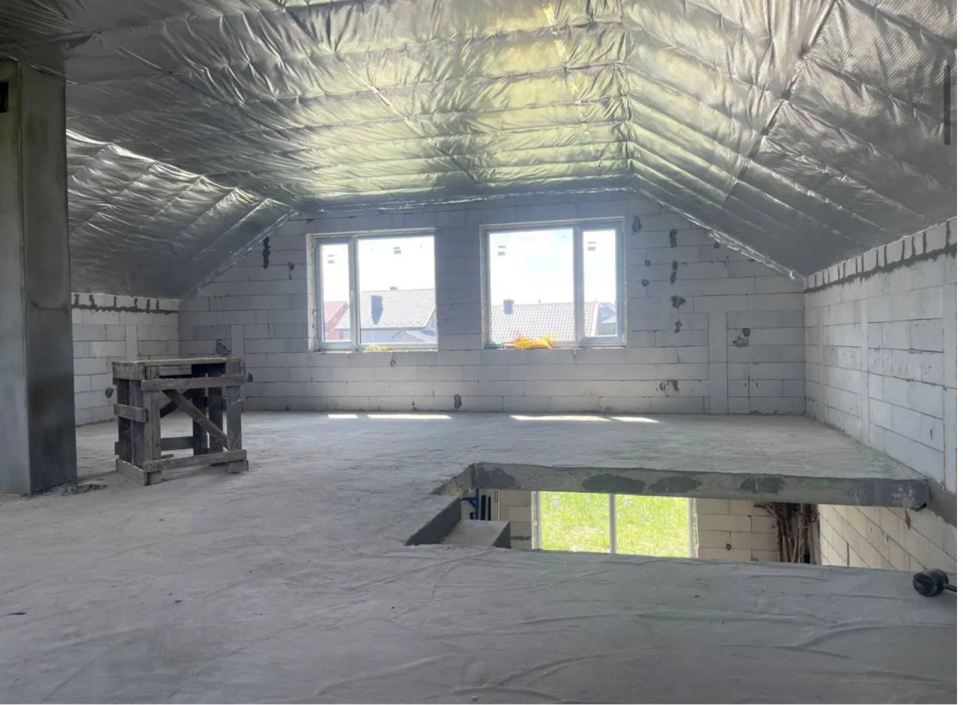 Дуплекс В.Гаї вул.Січових Стрільців 2 пов.160м2,усі комунікації підведені .4 сотих.Ціна 70 000$