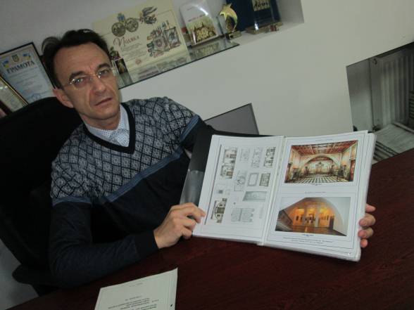 За відновлені приміщення палацу у Збаразькому замку “Архітектурна майстерня Юрія Вербовецького” отримала відзнаку – “Кришталеву цеглину” (співавтори: архітектор Т. Грабар, дизайнер С. Сірий)
