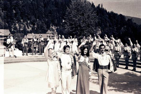 Василь Зінкевич, Софія Ротару, Назарій Яремчук під час зйомок фільму "Червона рута", 1971 рік.