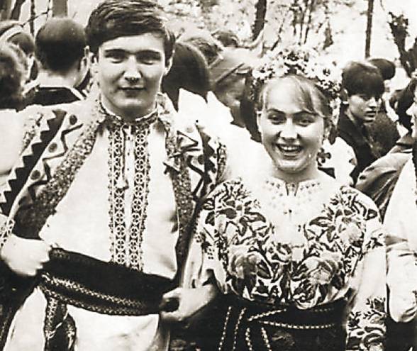 Володимир Івасюк і його студентське кохання – Муся. Саме їй він подарував пісню «Червона рута»