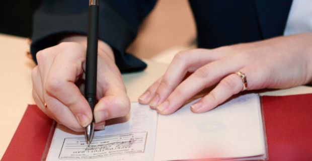 Які вимоги потрібно виконувати для того, щоб виписати людину з квартири власника?