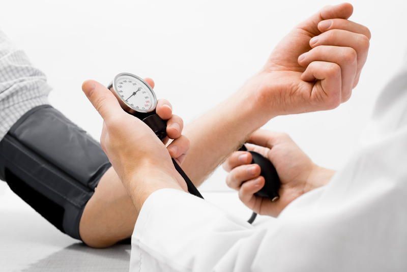 Високий кров'яний тиск: головні симптоми захворювання
