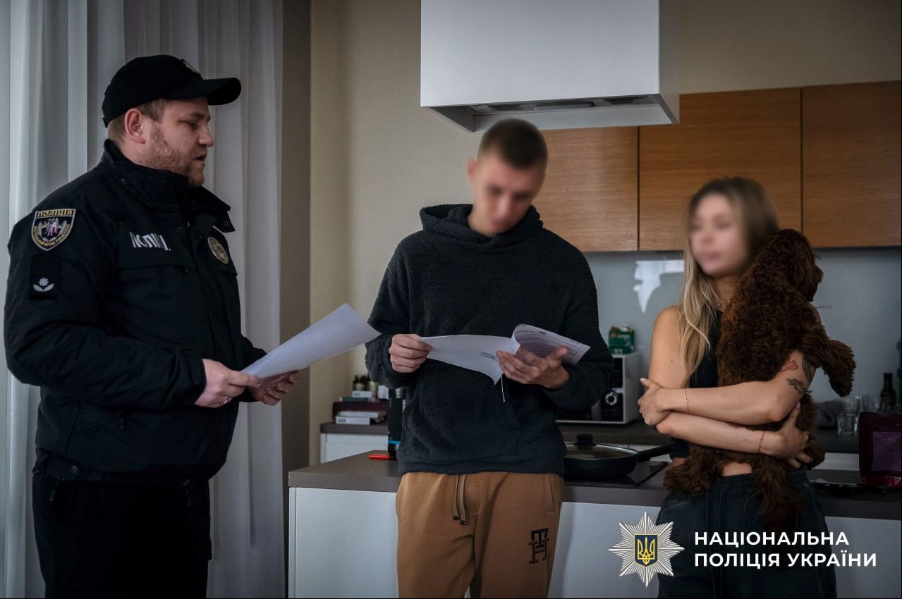 Організували масштабну шахрайську фінансову біржу: кіберполіцейські викрили учасників організованої злочинної групи