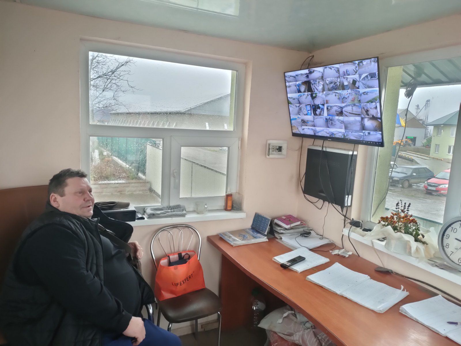 Інклюзія на практиці: охоронник із Теребовлі отримав комфортні умови праці