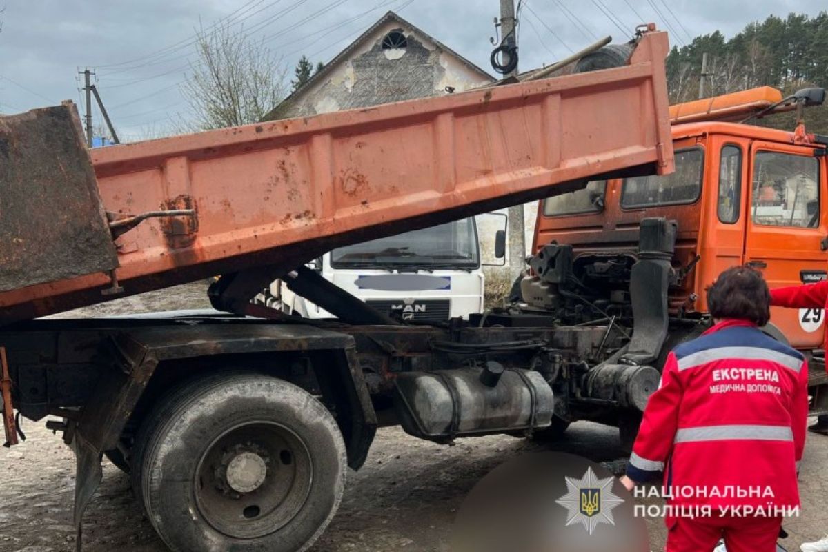 У Кременці 58-річний чоловік загинув під вантажівкою під час ремонту