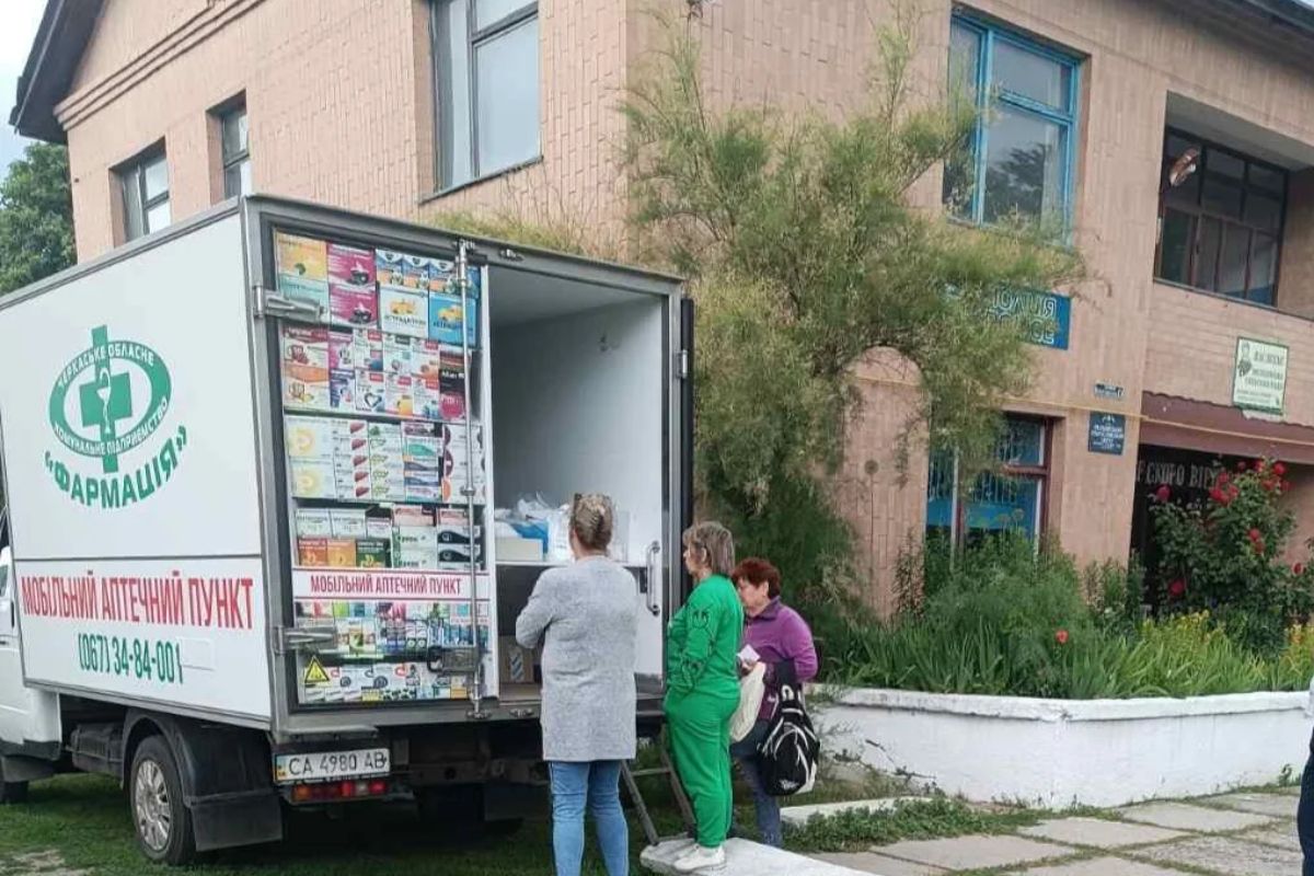 Кабмін спростив умови продажу ліків у сільській місцевості
