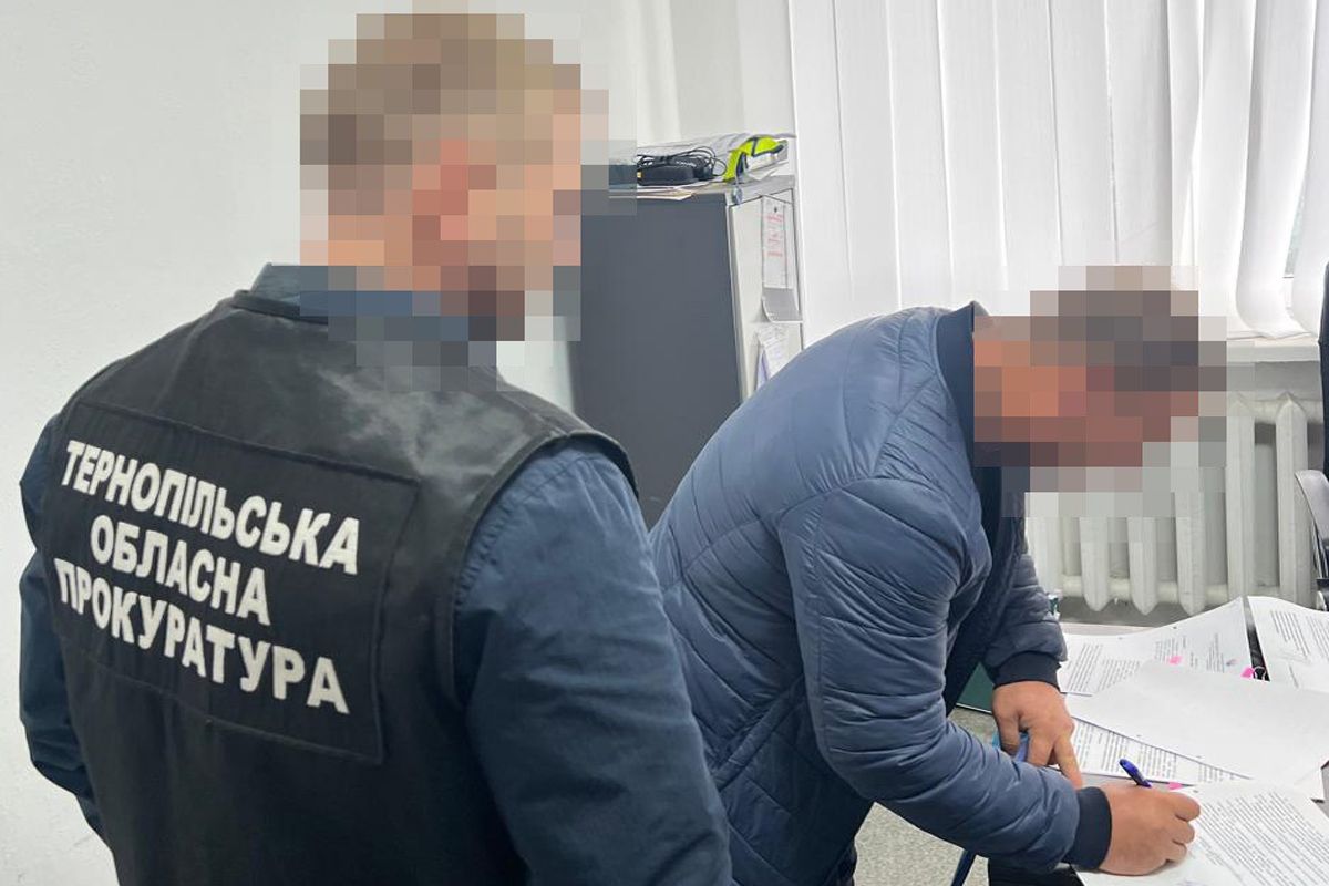 Депутат сільради на Тернопільщині отримав від військовозобов’язаного гроші за виключення з військового обліку