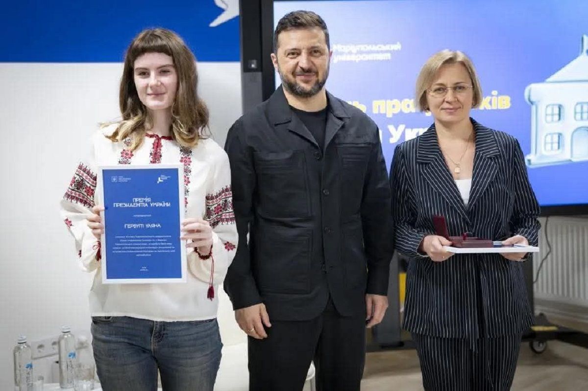 Вчителька і випускниця з Тернополя отримали відзнаки Президента України