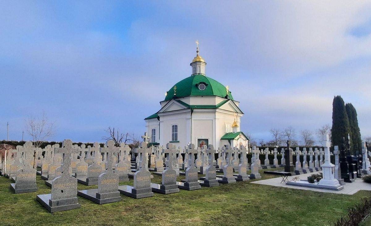 У Почаївській лаврі обшуки. Що там роблять поліція і СБУ?