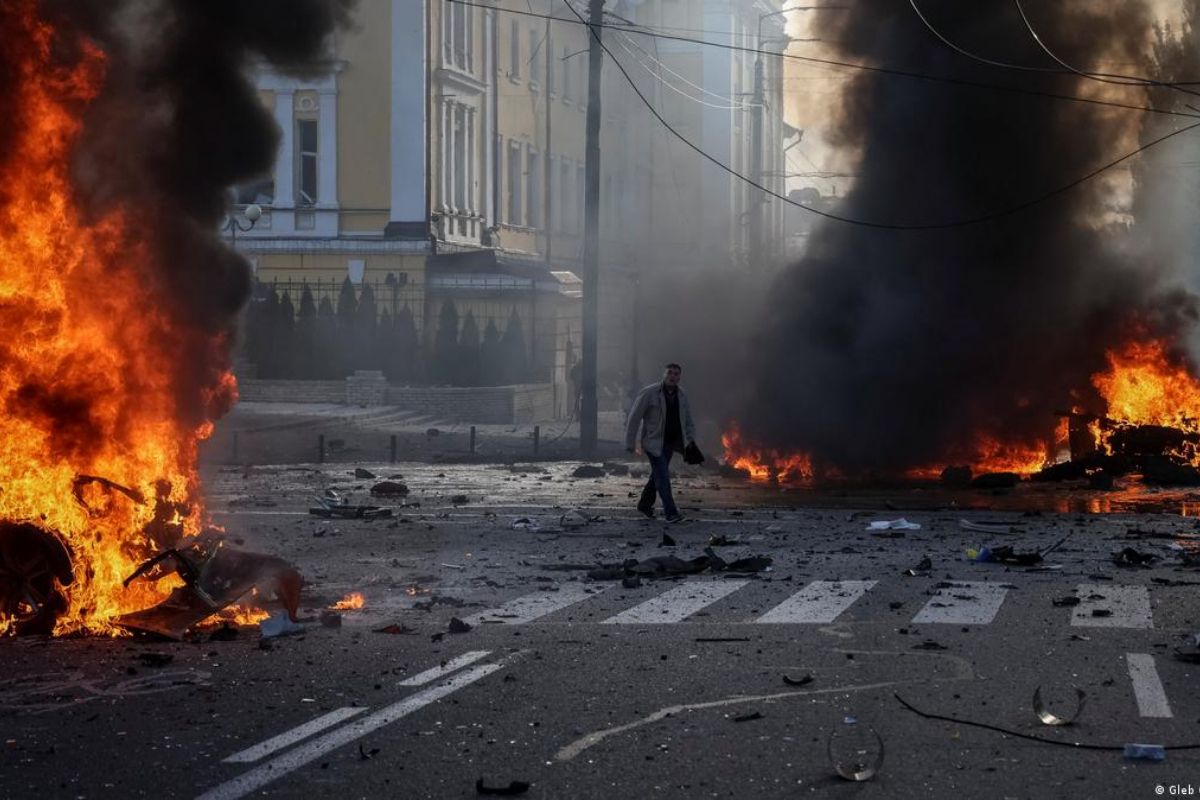 Впродовж тижня росіяни запустили по Україні 3100 дронів, 92 ракети й близько 1360 КАБів
