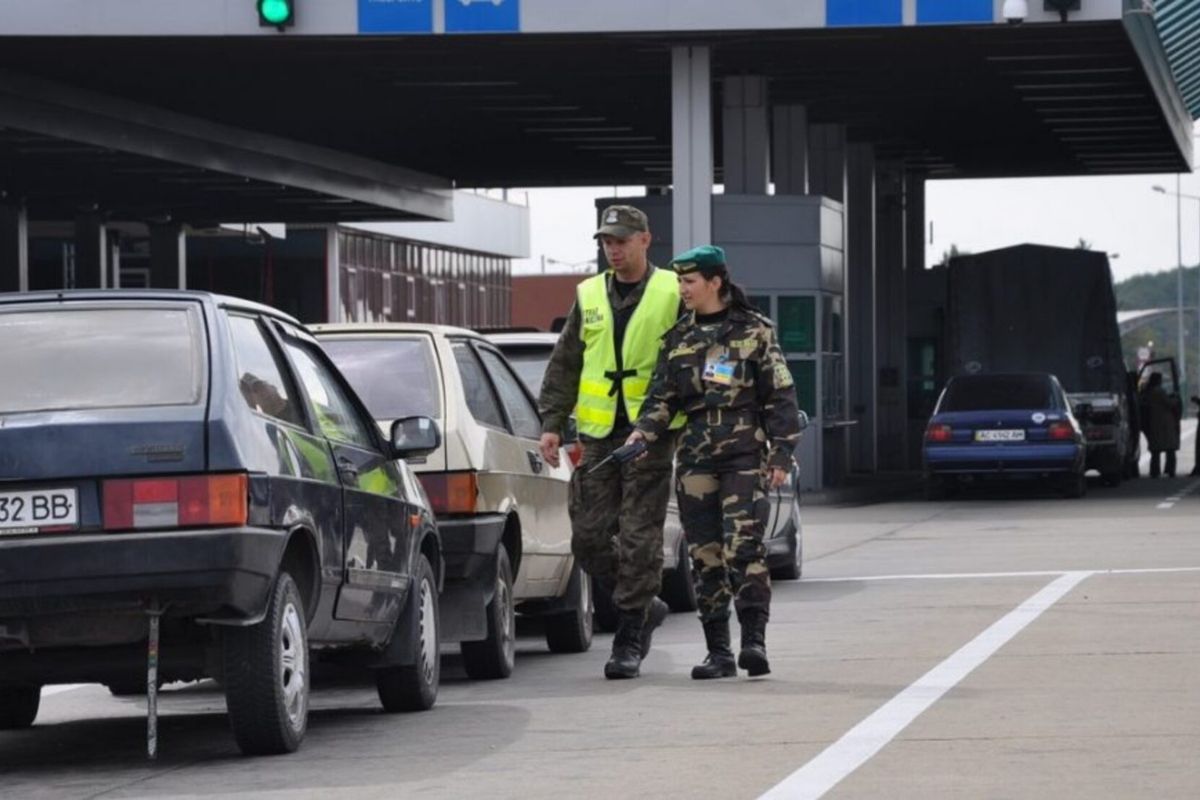 З 12 жовтня діють нові правила перетину кордону: що треба знати про біометричну систему