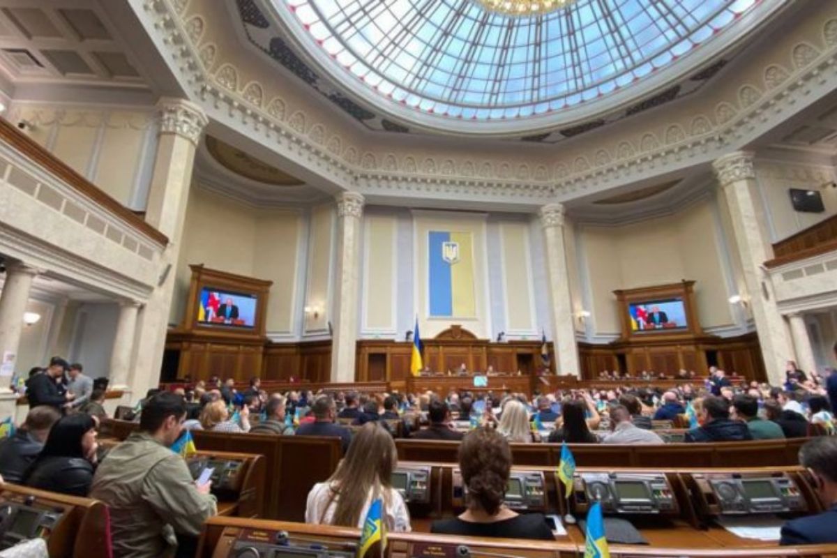 Рада продовжила воєнний стан і мобілізацію ще на 90 діб