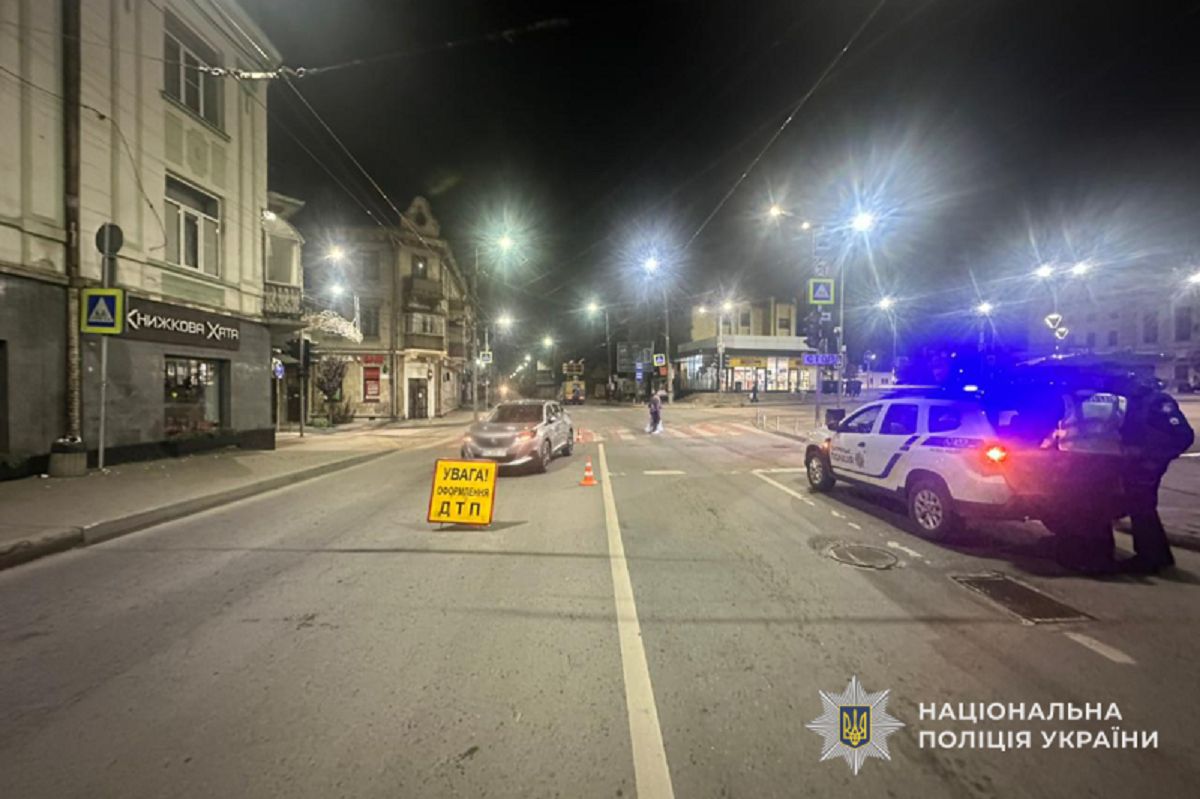 На пішохідному переході біля залізничного вокзалу збили жінку