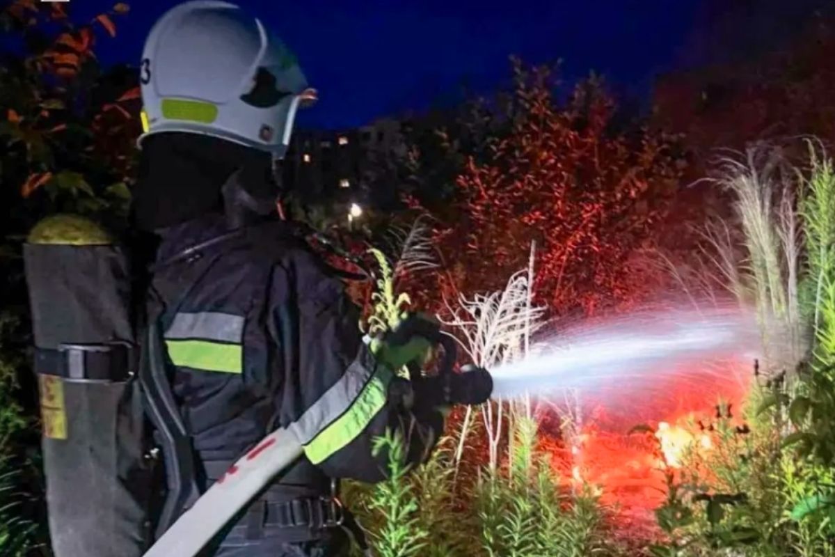 Згоріла закинута будівля на Тарнавського