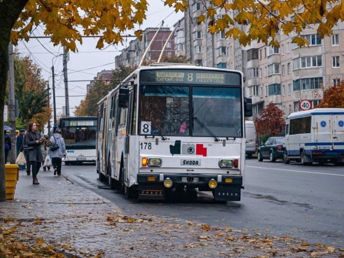 Тимчасово не курсують тролейбуси до масиву «Сонячний»