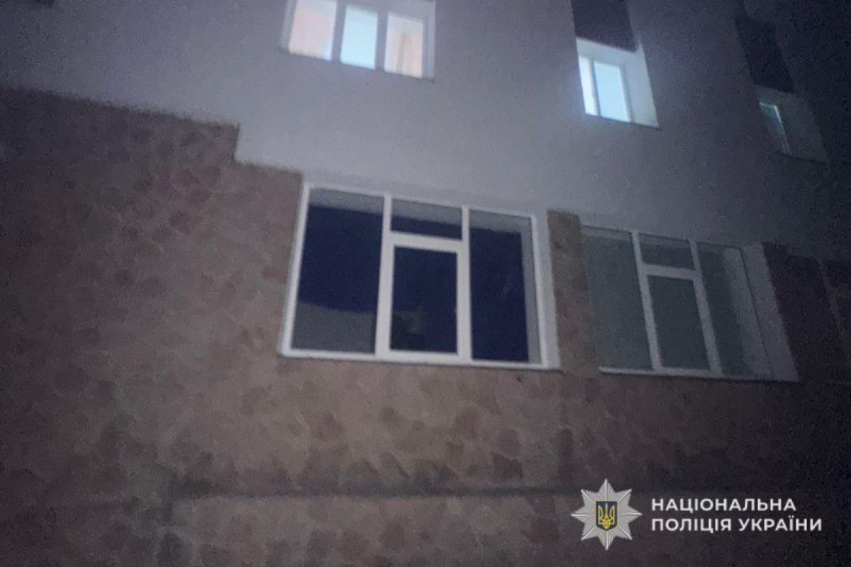 У лікарні помер 18-річний хлопець, який тиждень тому випав з вікна гуртожитку