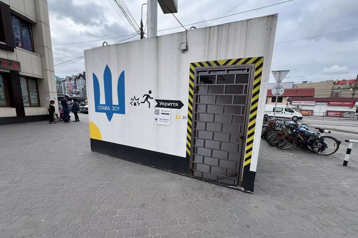 На мобільному укритті біля автовокзалу встановлять замок та камери