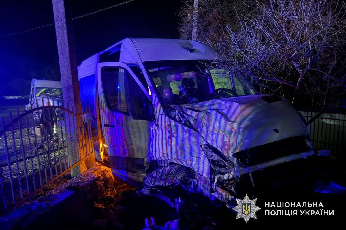У Смиківцях зіткнулися два буси. Є потерпілі