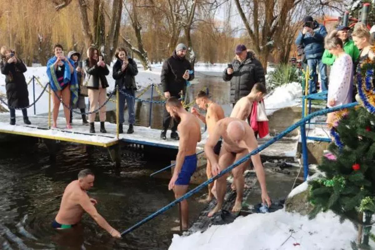 Нагадуємо правила безпечного купання на Водохреща