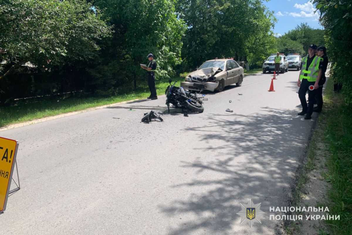 Поки медики рятували: після аварії в Гаях Шевченківських в потерпілої вкрали рюкзак