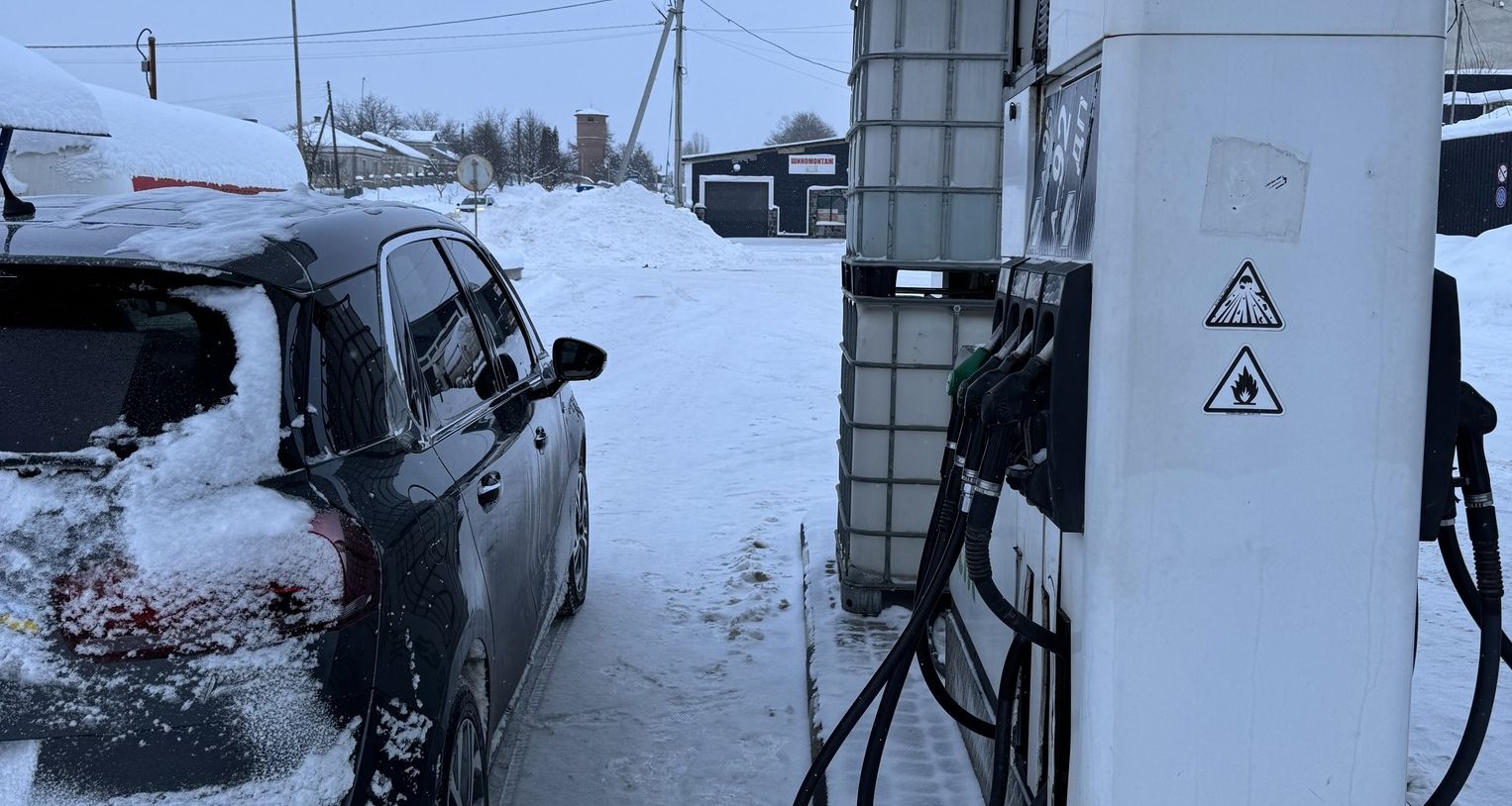 Нелегальну АЗС виявили податківці на Тернопільщині