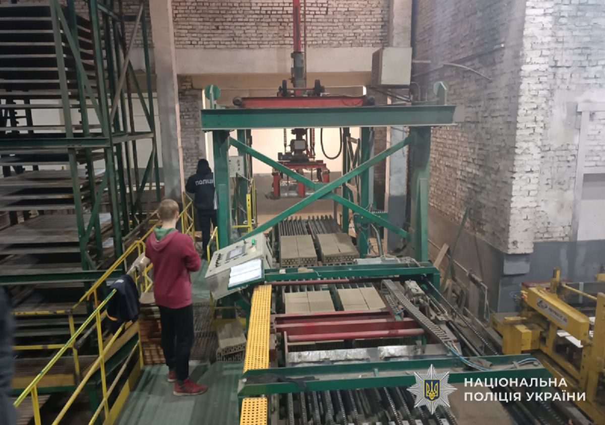 На виробництві у Бережанах травмувався 21-річний працівник