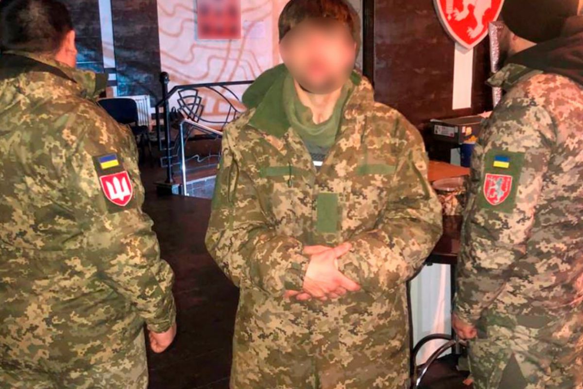 Військового, який перебував у зупинили в Тернополі з речовиною, схожою на наркотичну