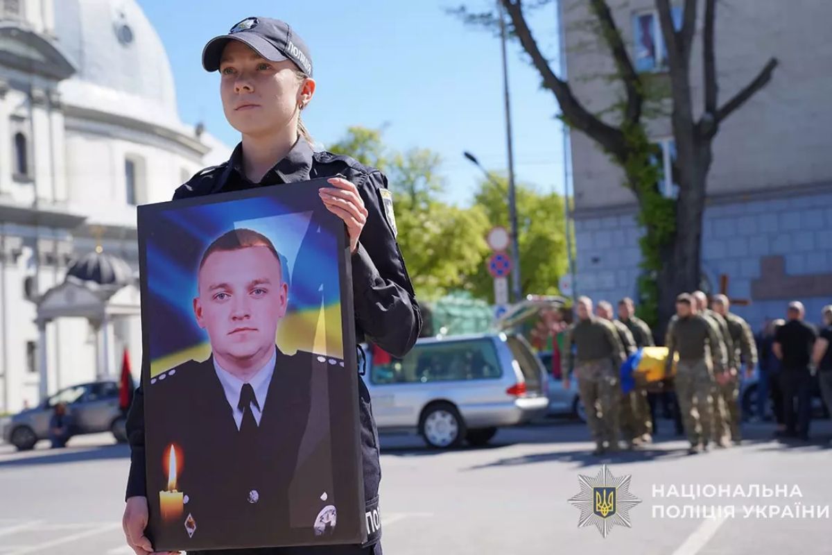 Вшануйте пам'ять 28-річного поліцейського з Бережан, який віддав життя на війні, Василя Паньківа