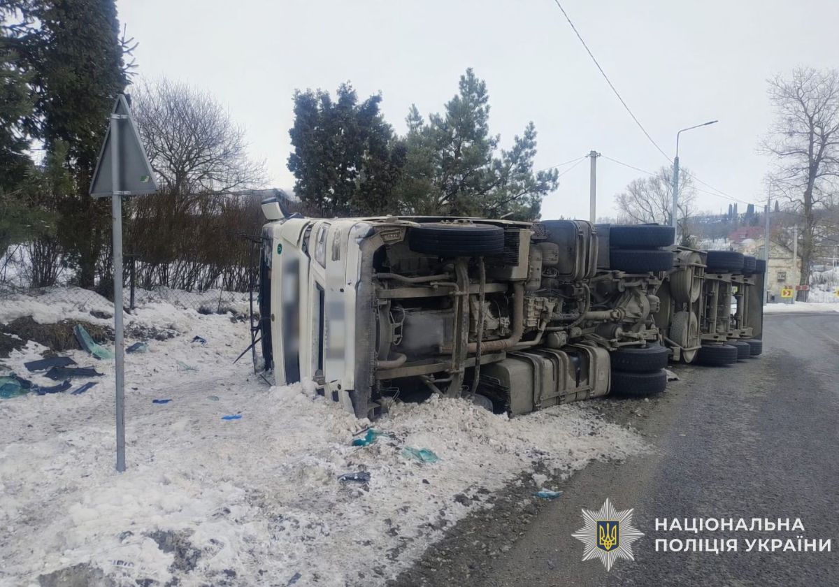 В аварії у селі Ігровиця постраждав водій автопотягу