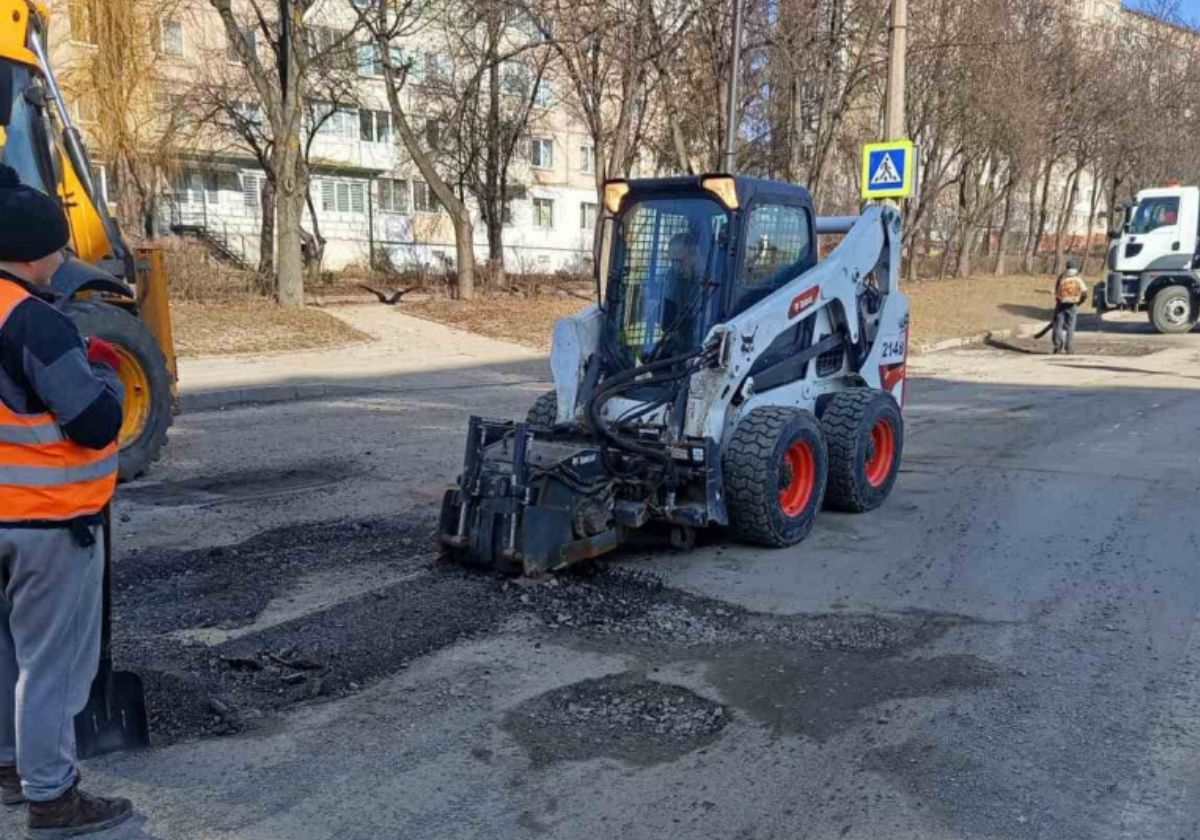 У Тернополі розпочали ямковий поточний ремонт доріг