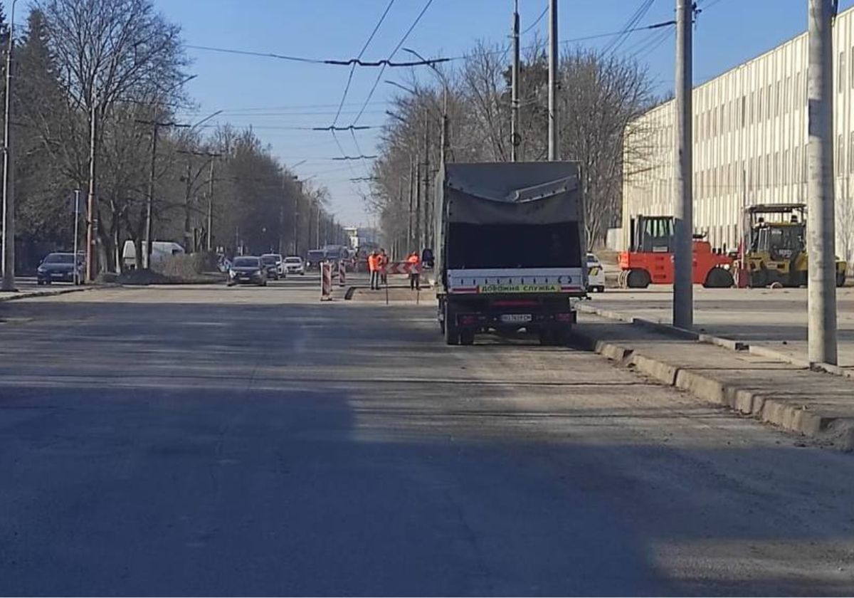 На частині  одну смугу