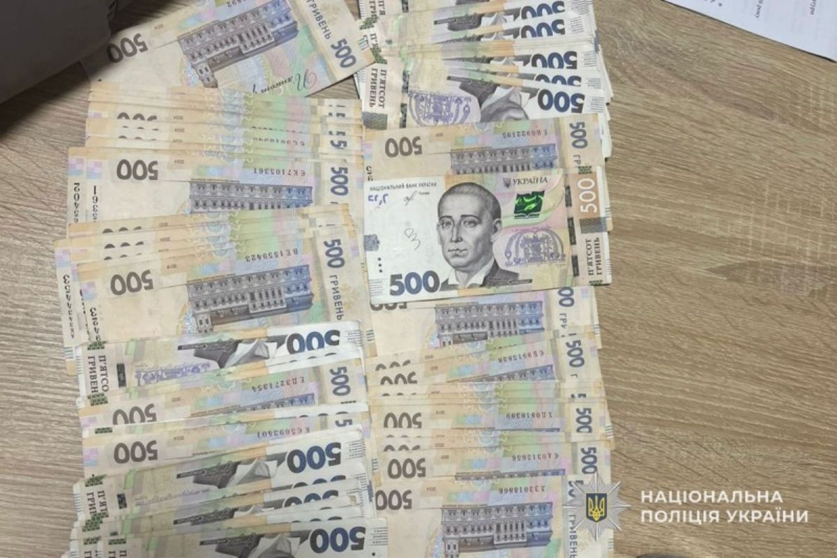 З будинку батька загиблого Героя вкрали 40 тисяч гривень: підозрюють жінку з Бережанщини