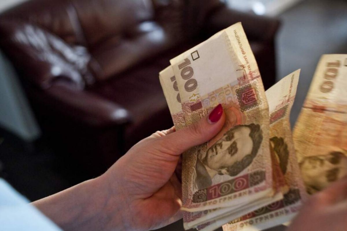 Арешт рахунків та новий поріг для продажу житла боржників: на українців чекають зміни у системі стягнення