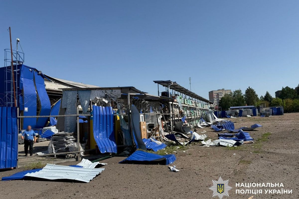 Росіяни вдарили по Епіцентру в Прилуках: є загиблі та десятки поранених