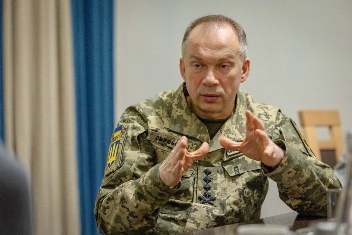 Звільнення зі служби, підвищення зарплат та нові контракти: Головнокомандувач про зміни в армії