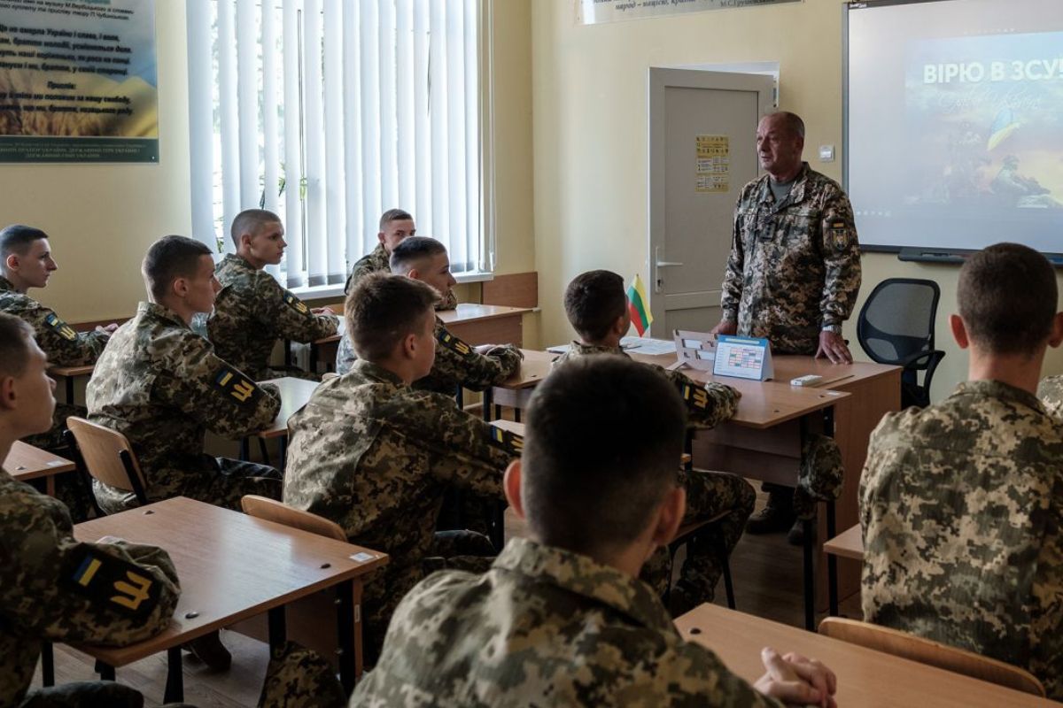 Продовжили терміни подачі документів до військових навчальних закладів