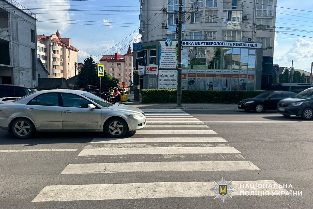 На Бандери 15-річна дівчина потрапила під колеса авто