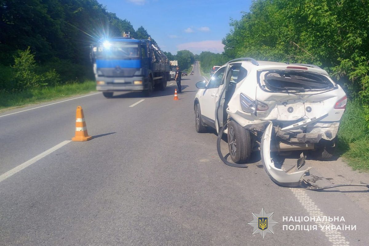 В аварії неподалік Тернополя постраждали четверо дітей. Серед них — дитина