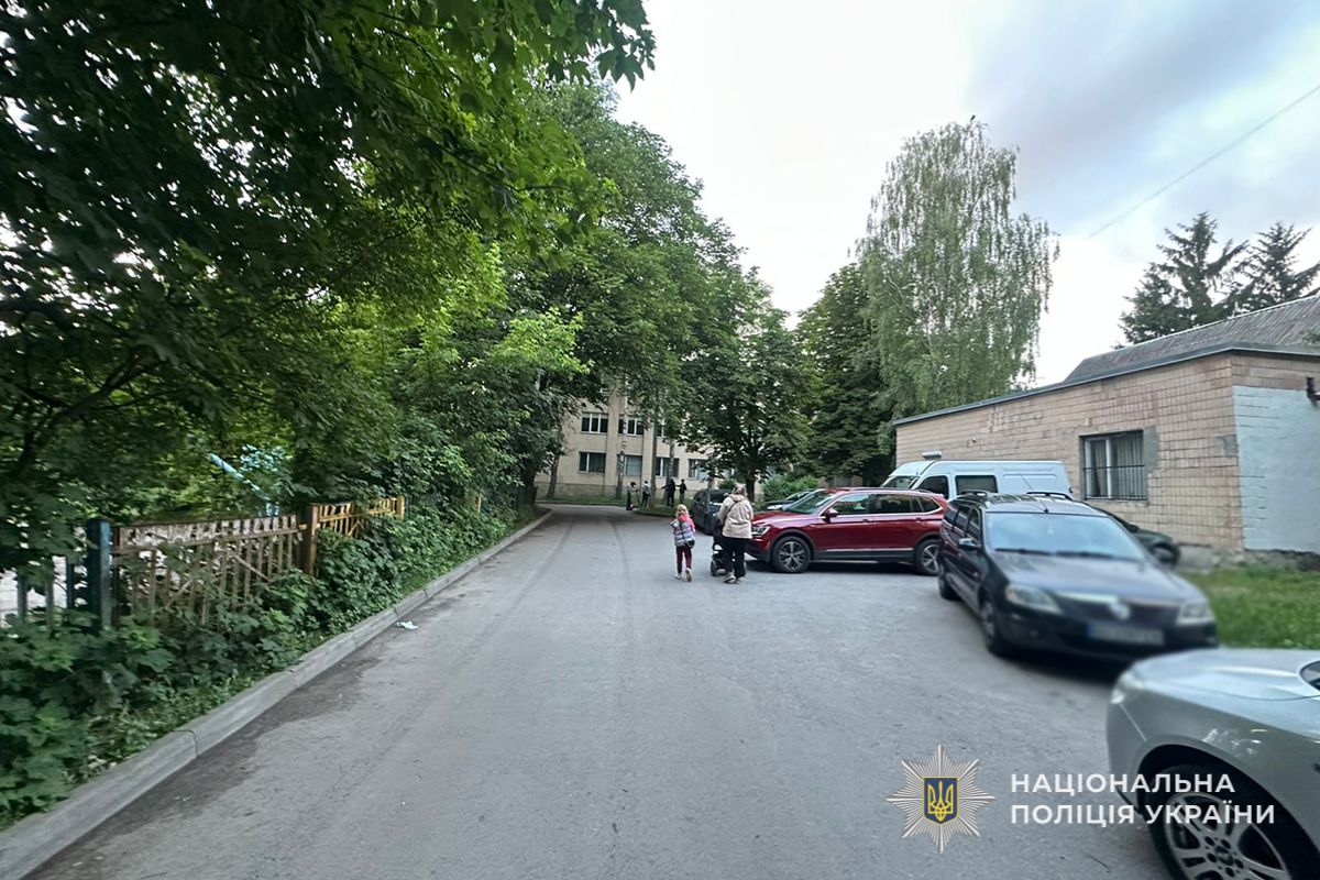 Поліцейські розшукують водія електросамоката, який на Короьова наїхав на жінку та втік