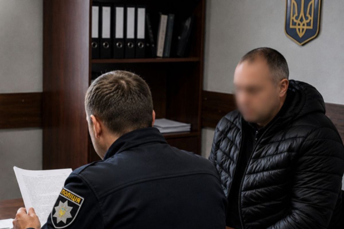 Обіцяв «визволити» з полону: поліція оголосила підозру чоловіку за видурювання 154 тисяч гривень у дружини бійця